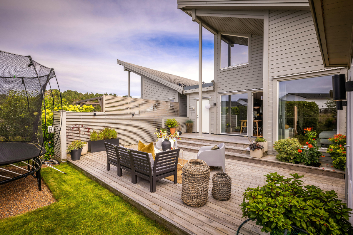 Como equilibrar luz natural e artificial em casa sem gastar muito